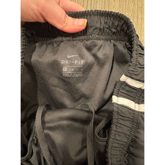 Nike Dri-Fit Womens Running Shorts Rubber Waistband Swoosh Logo Black Size M - Picture 6 of 6